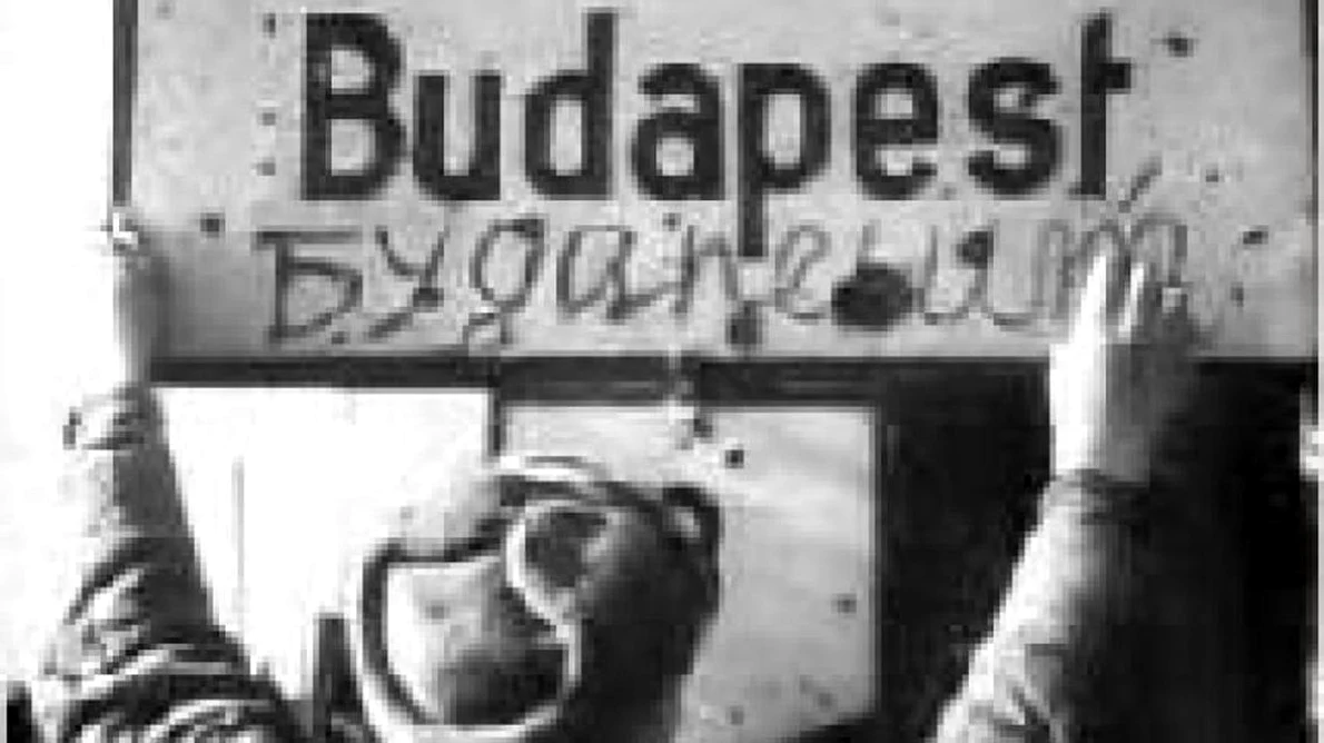 VIDEO Dezbatere Historia: De ce nu a permis URSS ul armatei române să arboreze steagul în Budapesta în al Doilea Război Mondial? jpeg
