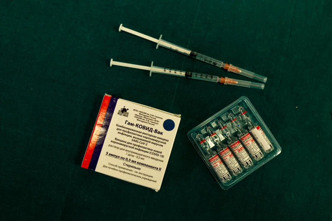 
    UE va amâna aprobarea vaccinului rusesc Sputnik V pentru Covid-19Foto: Getty  