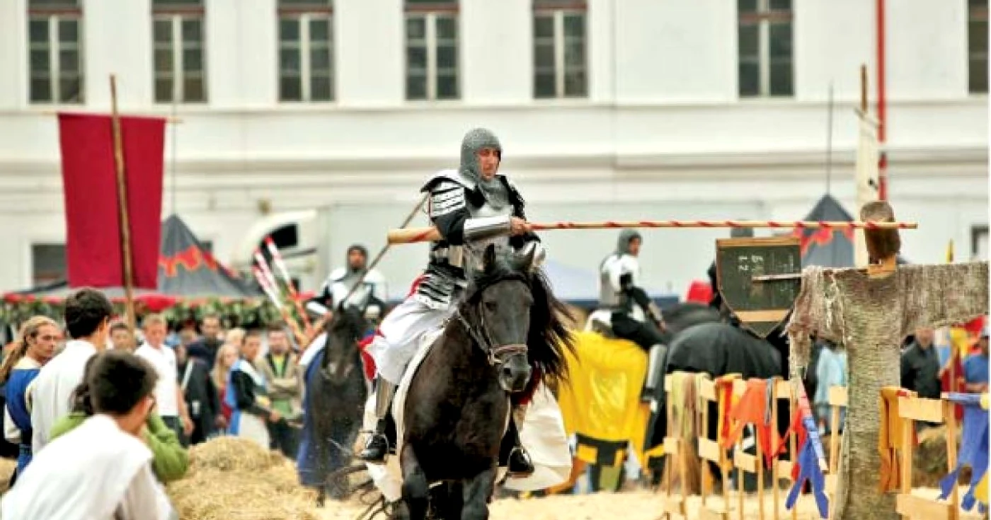 Cavalerii se vor lupta în acest weekend la Bran. FOTOAdevărul.