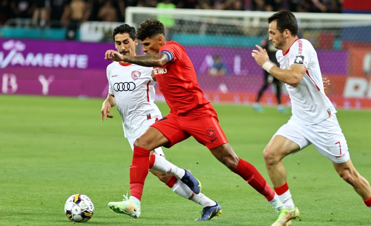 Florinel Coman e unul dintre cei mai în formă jucători de la FCSB (FOTO: Sportpictures)