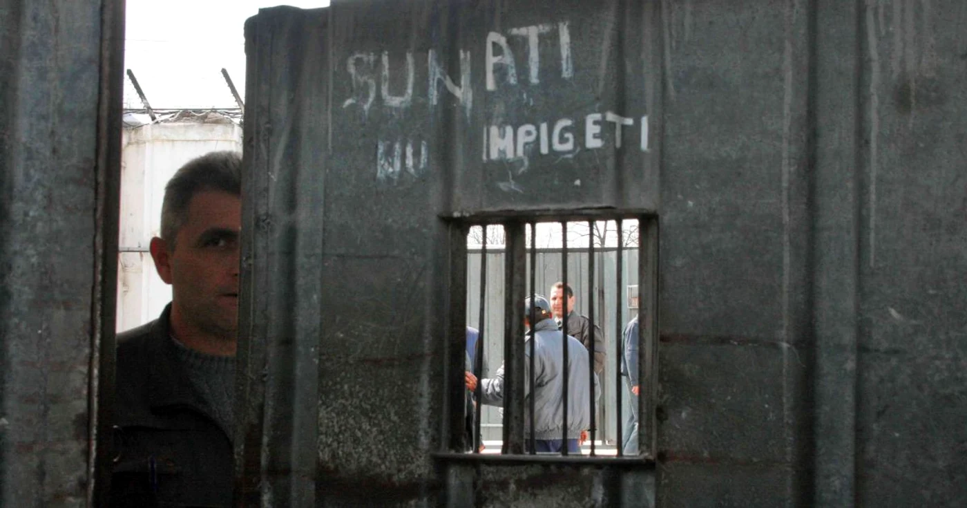 Liceenii pot afla cum pot intra în penitenciar fără să încalce legea