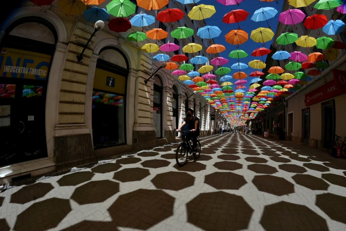Spectacol de lumini pe strada Alba Iulia din Timişoara FOTO Marcel Neag