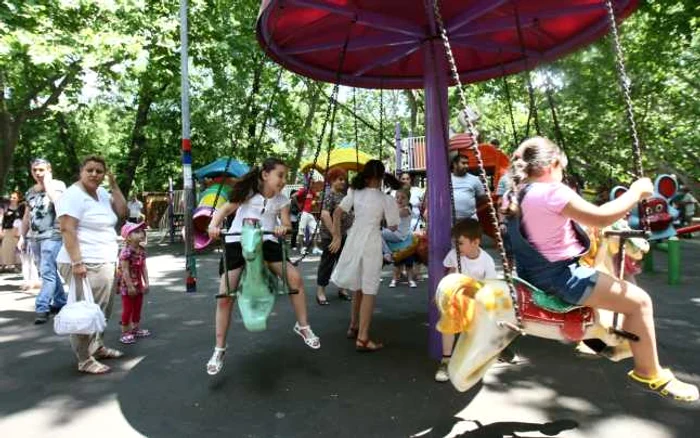 Ziua Copilului în Bucureşti. Parcul Cişmigiu este neîncăpător. FOTO Dorin Constanda