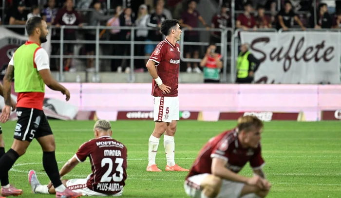 Rapidiștii, învinși sub ochiii propriilor suporteri (FOTO: Sportpictures)