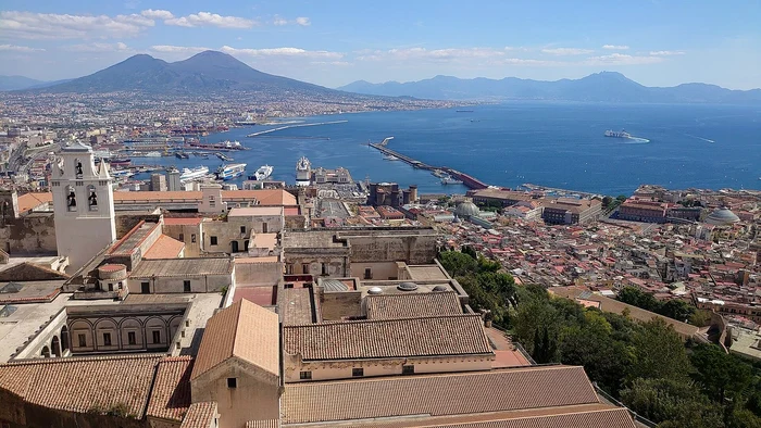 Napoli. Sursa: Wikipedia.