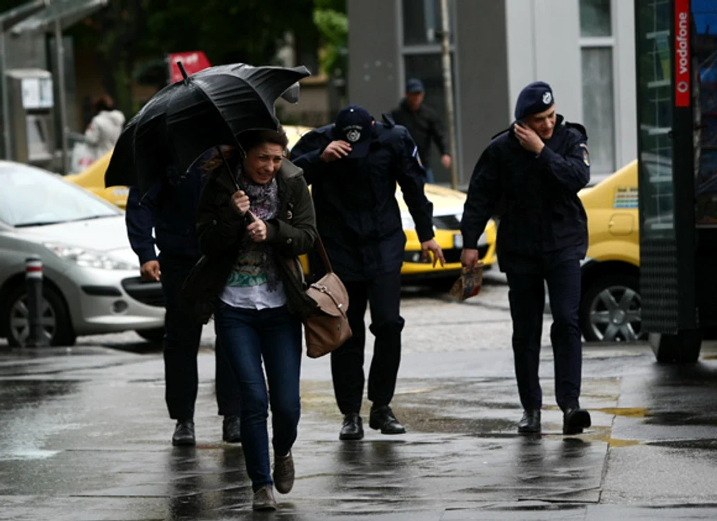 
    Prognoza meteo pentru următoarele două zile anunță că vremea va fi instabilă din punct de vedere termicfoto: Click!  