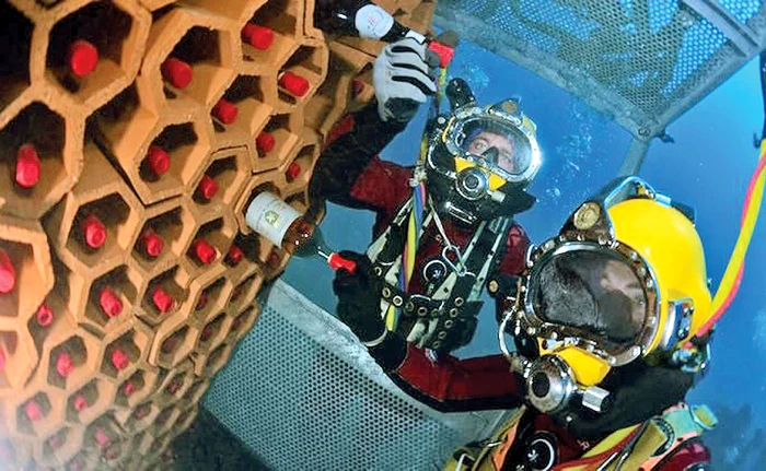 Vinul e păstrat într-un loc secret din Marea Mediterană