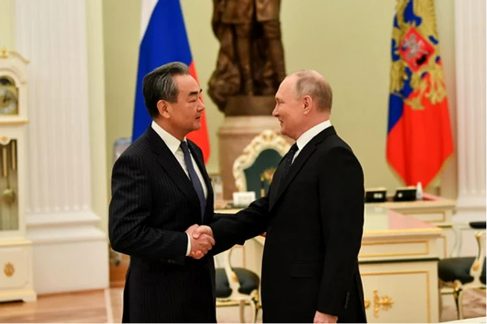 Wang Yi s-a întâlnit cu președintele rus, Vladimir Putin la Moscova