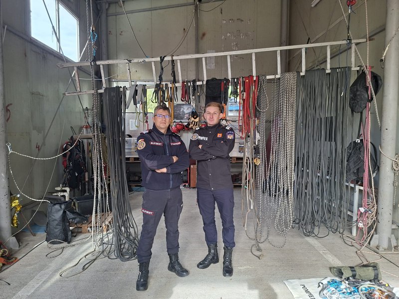 Performanțele unuia dintre cei mai buni salvatori din lume. Cum se antrenează pompierul care coordonează cea mai buna echipa de alpiniști de intervenție din România