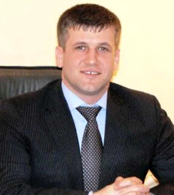 Vasile Botnari a lucrat in mai multe companii controlate de Vlad Plahotniuc
