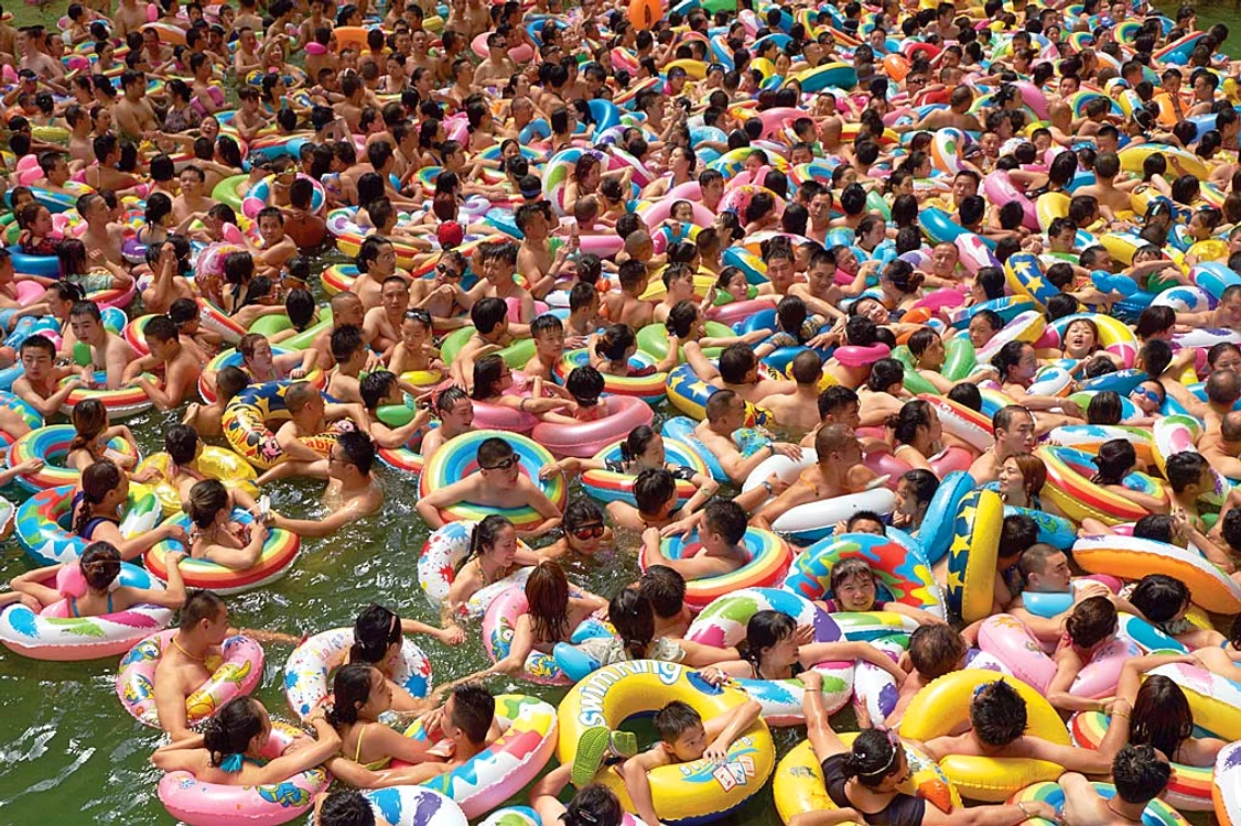 Nici să vrei  nu te îneci în  piscina asta