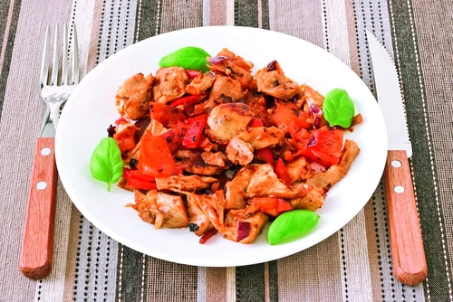 friptura de pui cu legume si ierburi aromate jpeg