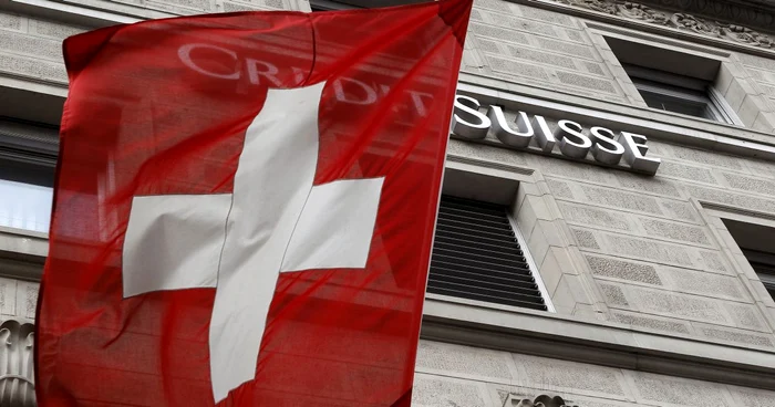 Credit Suisse recunoaşte că a operat „o reţea bancar transfrontalieră ilegală”, care a ajutat mii de clienţi americani să-şi ascundă activele de Fisc. FOTO Reuters