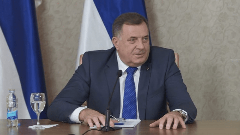 Liderul sârbilor bosniaci, acuză SUA de pregătirea unei rebeliuni armate. Ambasada SUA l-a numit instigator