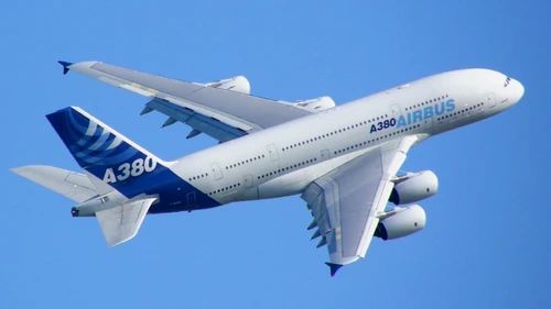 Avion Airbus A380 în zbor