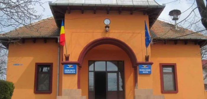 Viceprimarul comunei Sălcuţa a fost condamnat la închisoare cu suspendare şi munca în folosul comunităţii