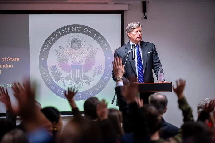 Adjunct al secretarului de stat al SUA acuză Bruxellesul că subminează alianța cu Washingtonul. Ce deranjează administrația Trump?