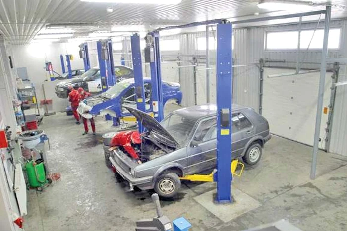 
    Cei de la Renault recheamă 1.750 de automobile Renault Clio IV  