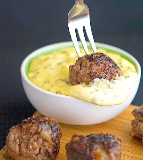 chiftelute din carne si sos de maioneza cu rozmarin jpeg