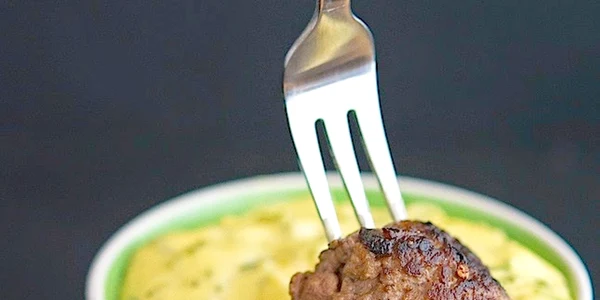 chiftelute din carne si sos de maioneza cu rozmarin jpeg