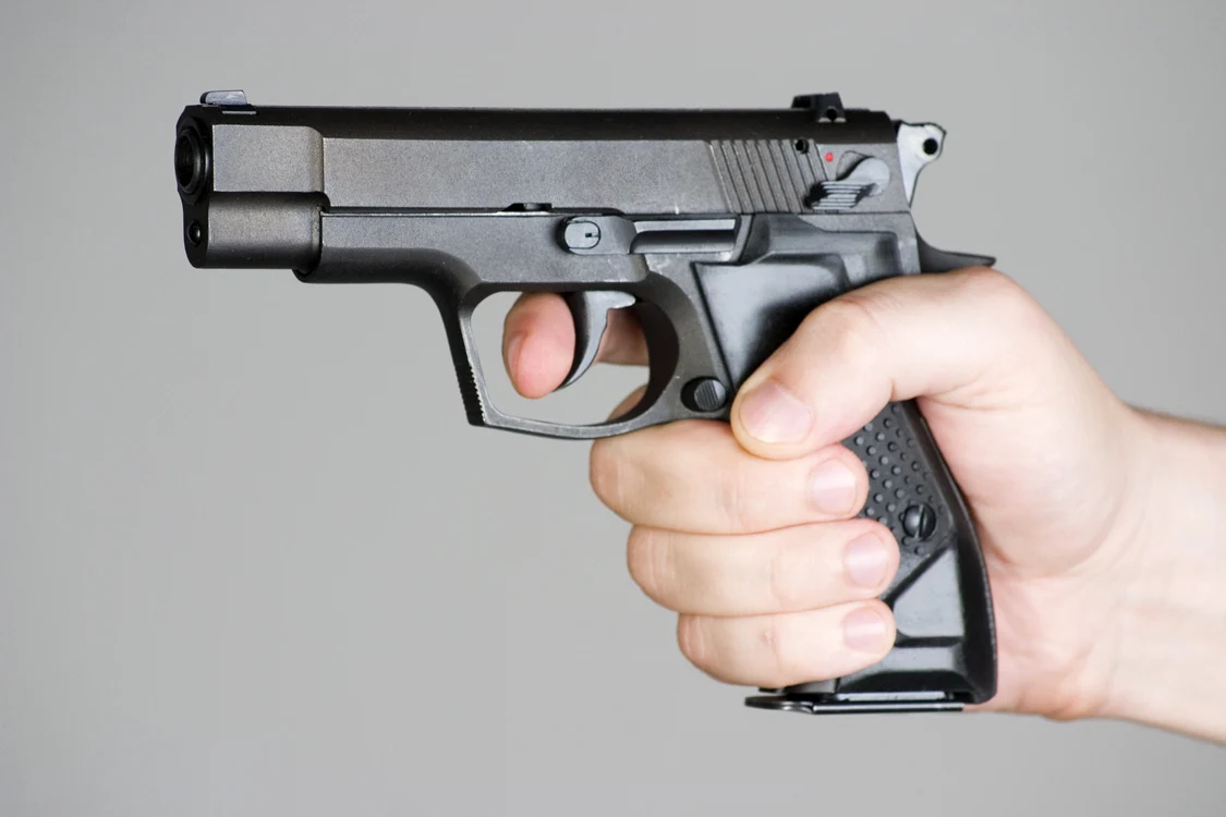 
    Pistol (FOTO Arhiva Click!)  