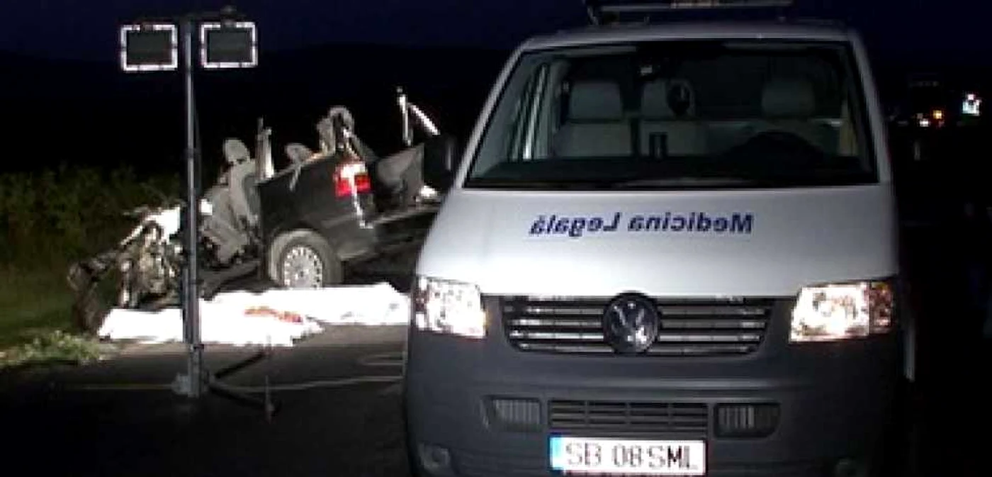 Sibiu: Doi morţi într-o tragedie rutieră la Săcel (galerie foto)