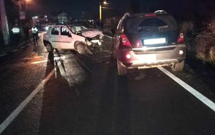 Maşinile în care se aflau cei şapte tineri.  Foto ISU Argeş