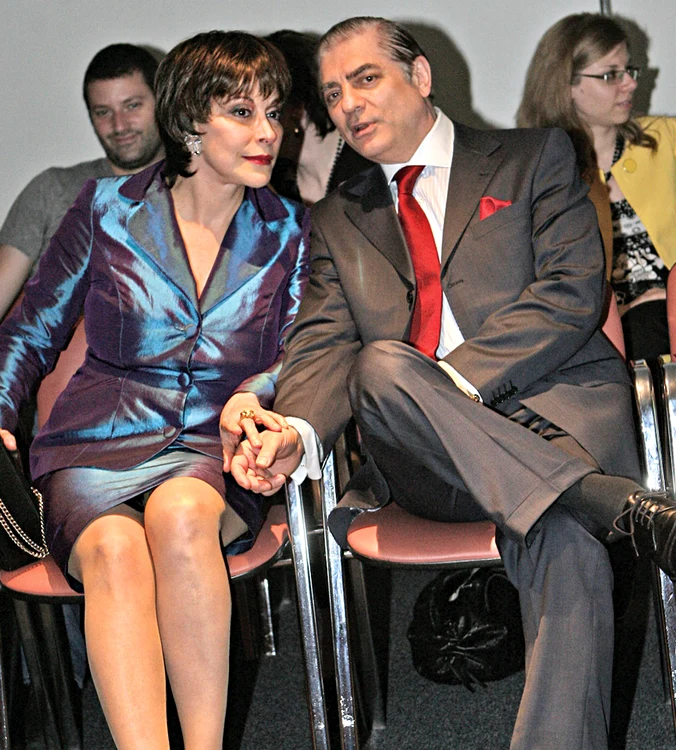 
    Prinţii Lia şi Paul au  declarat că fiul lor,  Carol Ferdinand, a fost  conceput pe cale naturală, dar specialiştii îi contrazic  