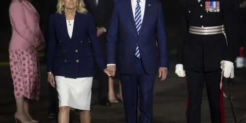 Cum sunt îmbrăcate soţiile liderilor care participă la summit-ul G7 Jill Biden Carrie Johnson FOTO EPA-EFE