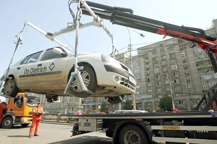 Cu biletul în parbriz, hingherii nu mai au voie să-ţi ridice maşina