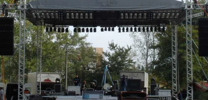 Arad: Scena e pregătită pentru Kevin Costner