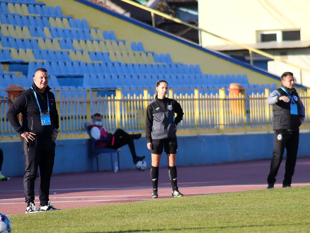 
    Ionuț Chirilă, alături de Ilie Poenaru la un meci Clinceni - MediașFoto: sportpictures.eu  