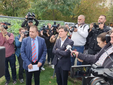 Scandal cu polițiști și jandarmi între Daniel Băluță și Nicușor Dan. FOTO: Click!