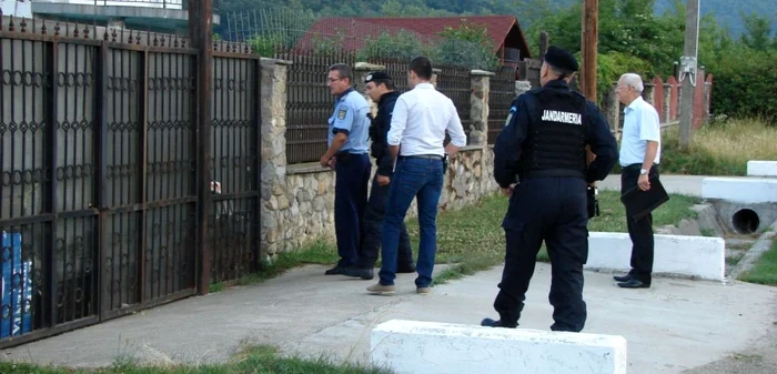 Procurorii DNA efectuează peste 60 de prcheziţii cu sprijinul Serviciului Român de Informaţii şi al Brigăzii Speciale de Intervenţie a Jandarmeriei