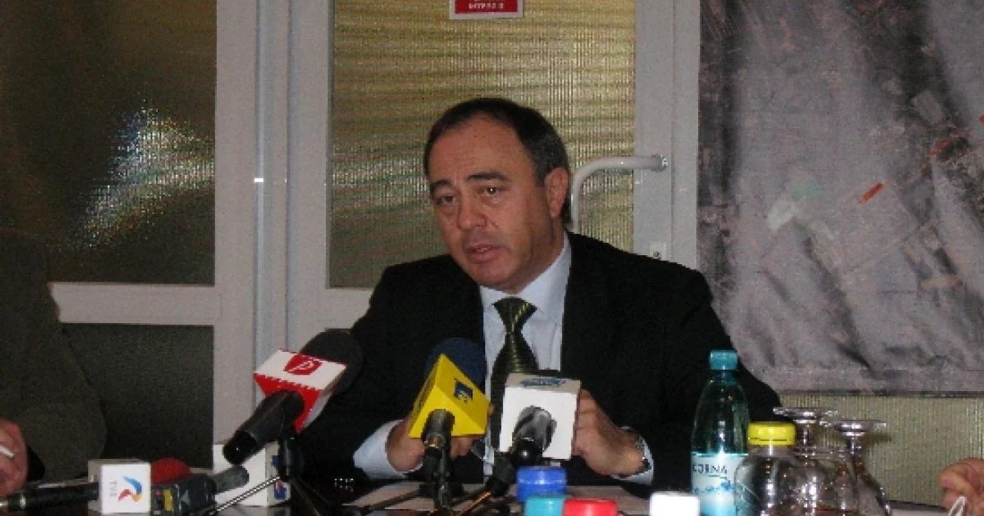 Primarul vrea să-şi mărească echipa 