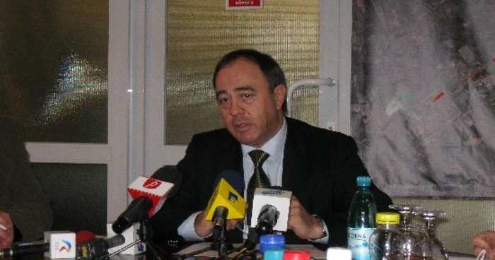 Primarul vrea să-şi mărească echipa