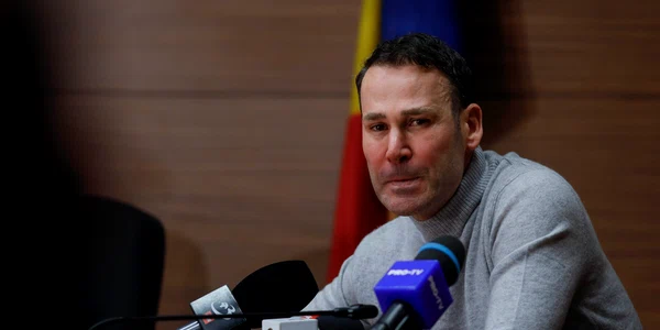 Primarul sectorului 3 Robert Negoiță face declarații de presă la sediul primăriei. FOTO Inquam Photos / Mălina Norocea