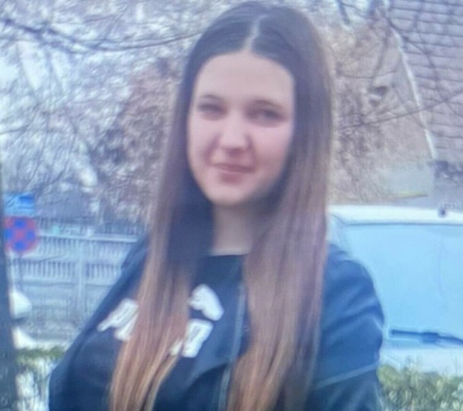 O adolescentă de 13 ani din Baia Mare este căutată de poliție. A plecat de acasă și nu s-a mai întors