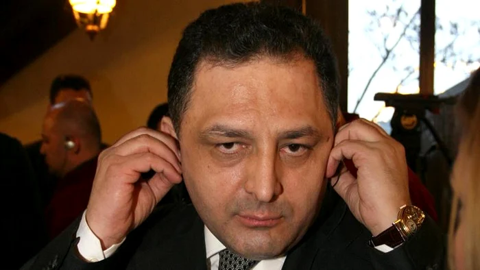 
    Fostul primar Marian Vanghelie vrea să poată ieși din țară  