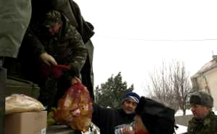 Intervenţia Brigăzii 10 Geniu în zonele sinistrate. FOTO: NICOLETA BUTNARU