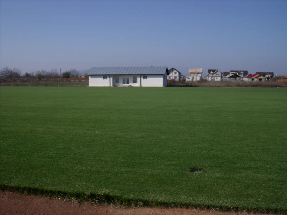 Stadionul de la Odobeşti, bun doar pentru poze, pentru că stă nefolosit