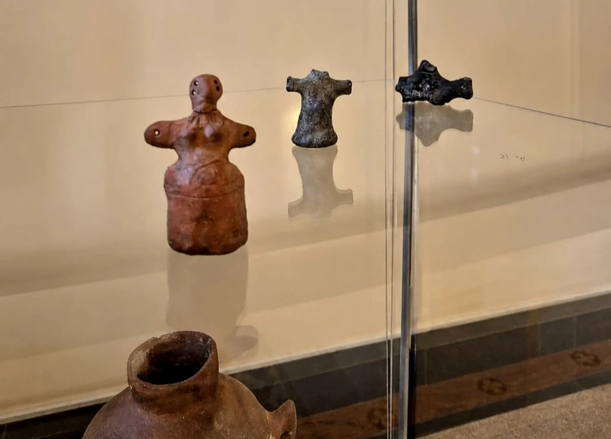 Expoziția „Povestea unei lumi apuse. Cultura eneolitică Sălcuța” (© Muzeul Olteniei)