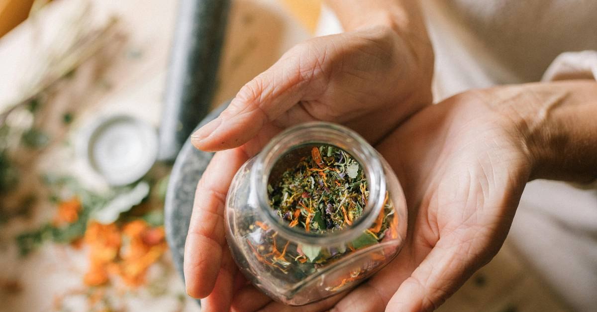 5 modalități de a-ți proteja sănătatea sistemului respirator cu sprijinul remediilor naturiste