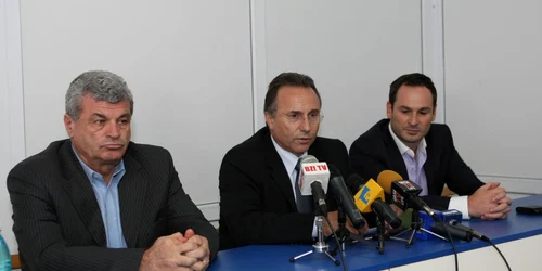 Grigore Sichitiu (stânga)