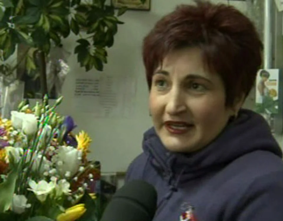 
    Din păcate, Bijoux e de negăsit de aproape o lună, dar Andreea a început să se obişnuiască cu gândul că nu mai are decât un sigur căţel, pe PufiFoto: Alex Muscaliu  
