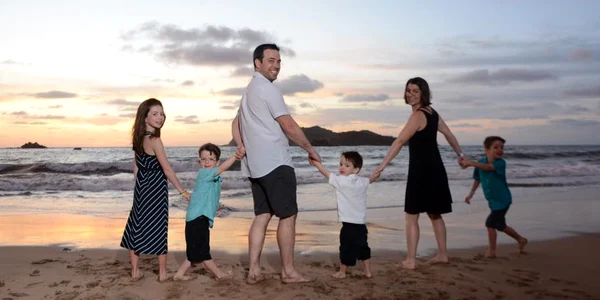 Familia canadiană în aventură / Foto Facebook