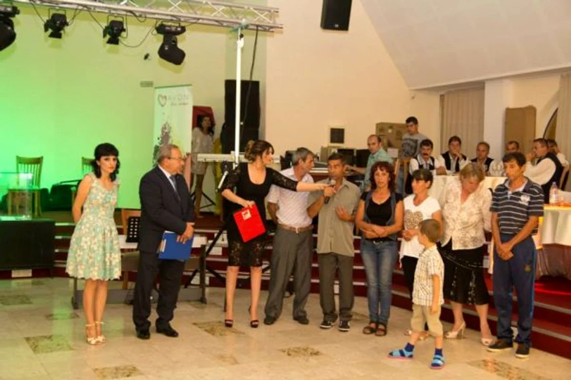 La licitatie au luat parte si citeva familii afectate de innundatiile de la Bascov