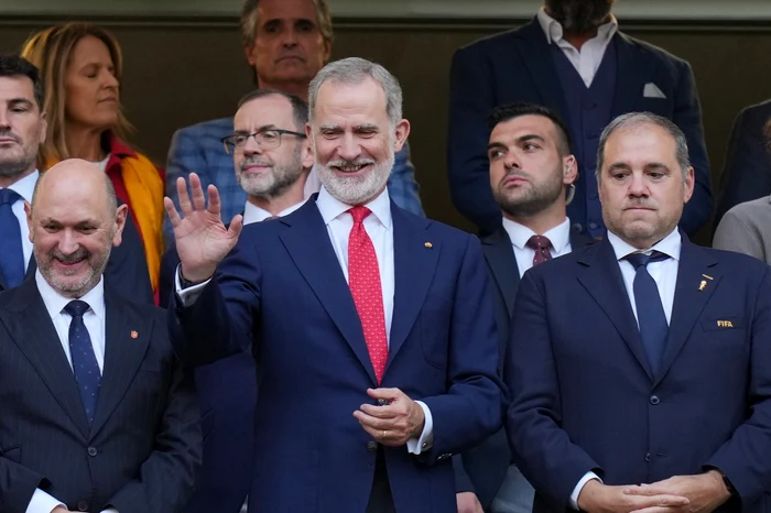 Regele Felipe în Mexic la meciul Spania Uruguay   profimedia 1112794693 jpg