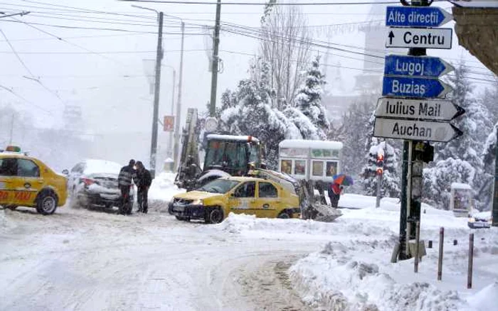 Şoferii sunt sfătuiţi să circule cu atenţie. FOTO: Vali Silaghi