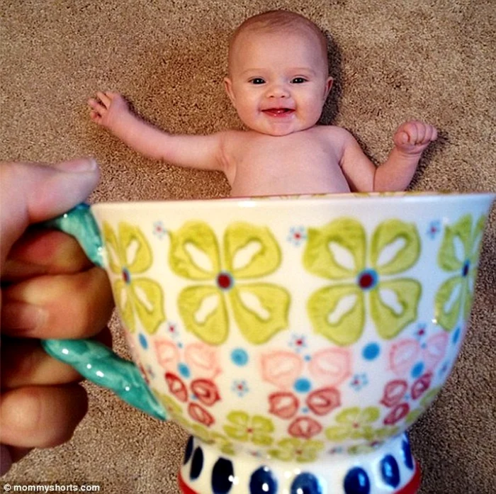 Proiectul fotografic „Baby Mugging“ a fost susţinut de sute de oameni. FOTO mommyshorts.com